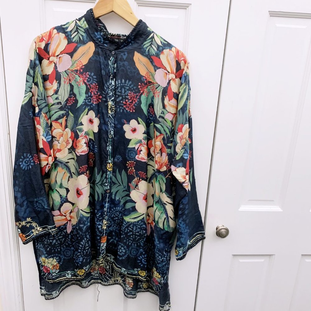 Johnny Was Nelia Floral-Print Button-Front Long-Sleeve Silk Shirt - Picture 12 of 16